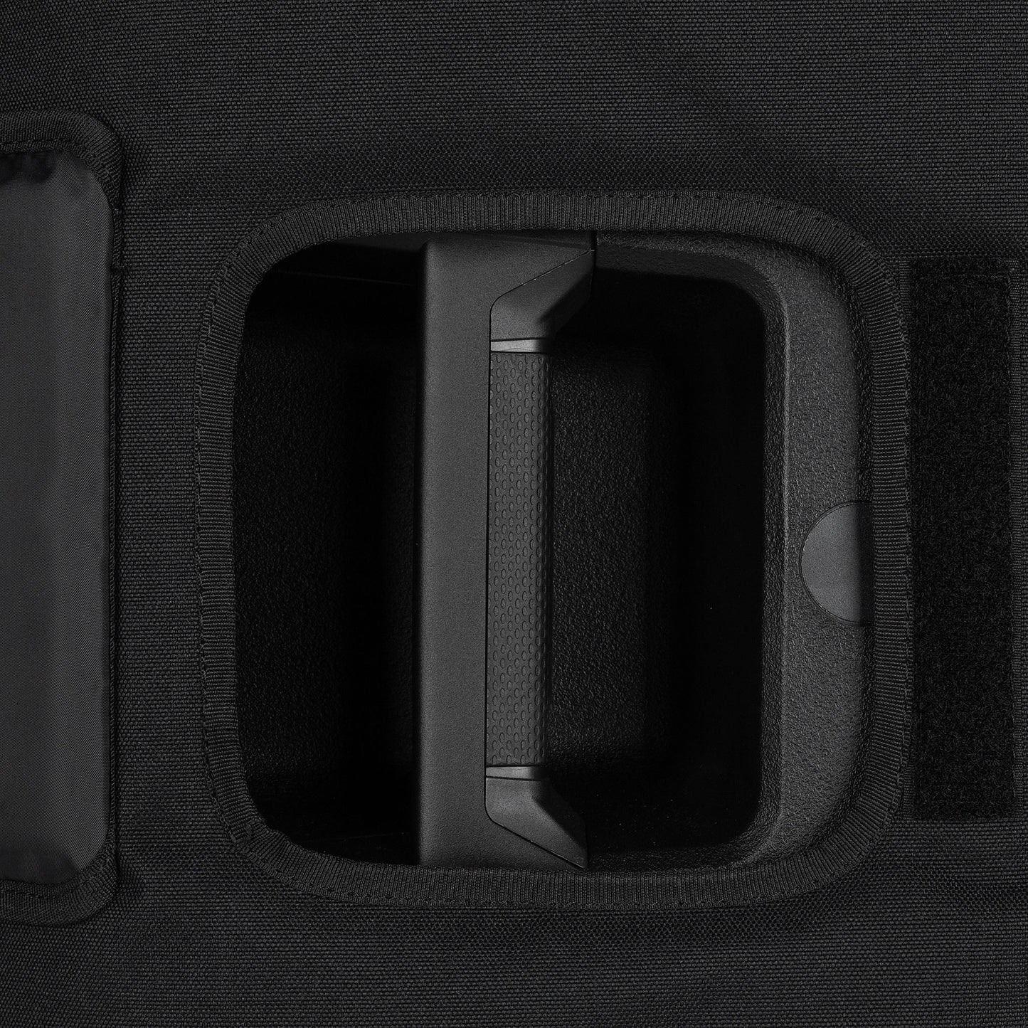 RCF Cover Art 9 Griffaussparung