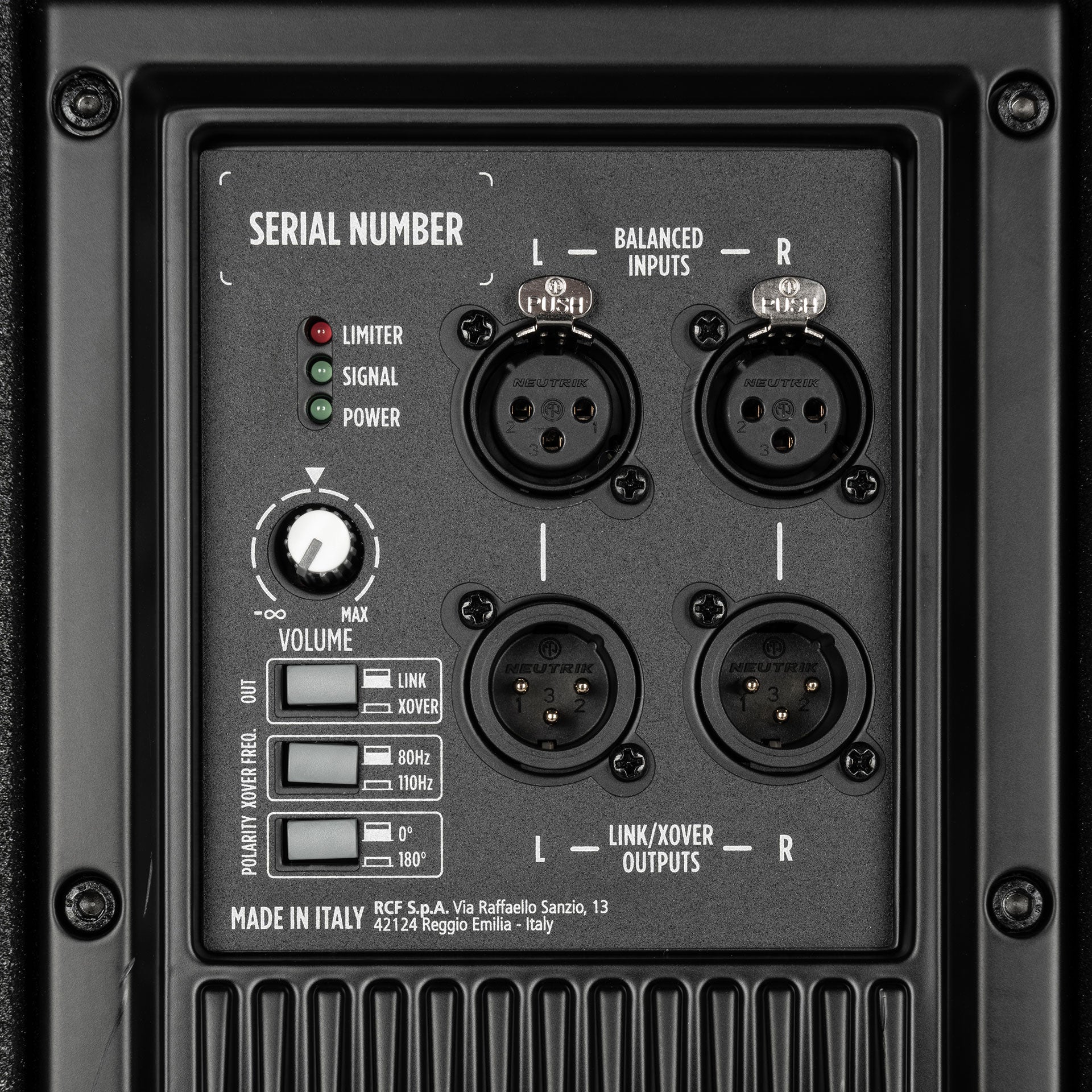 RCF Subwoofer 702AS rear conectors