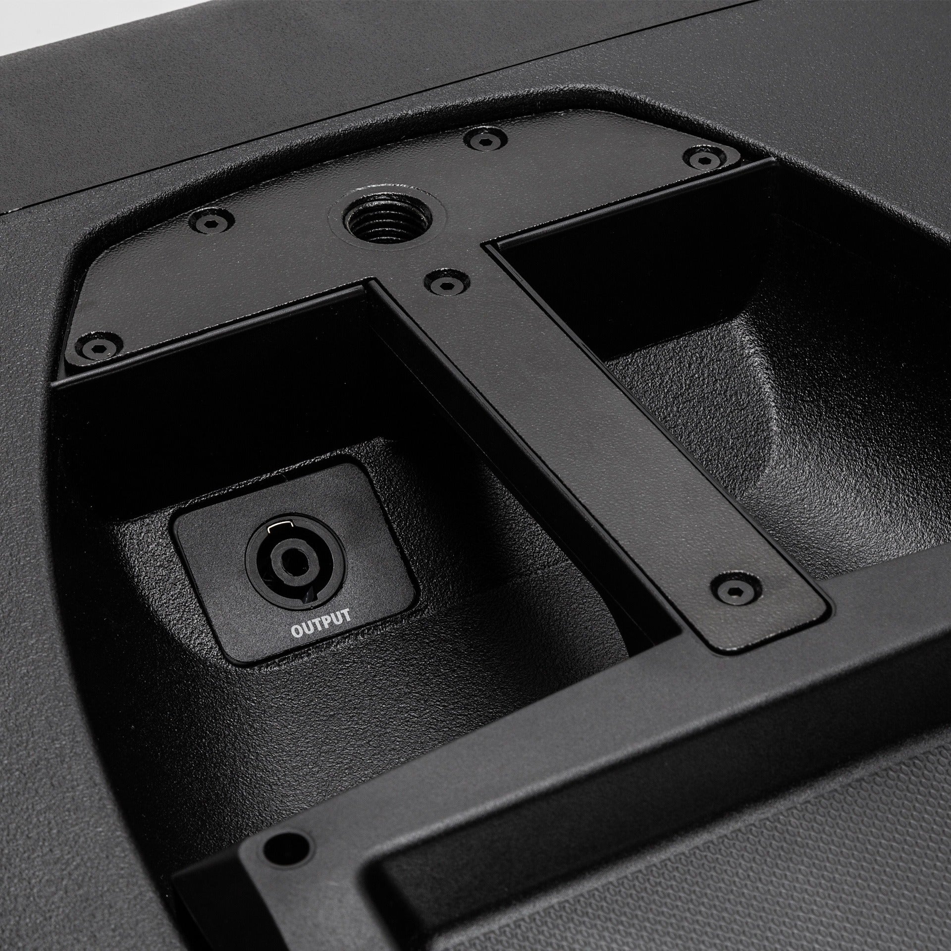 RCF Evox J8 Subwofer output oberseite