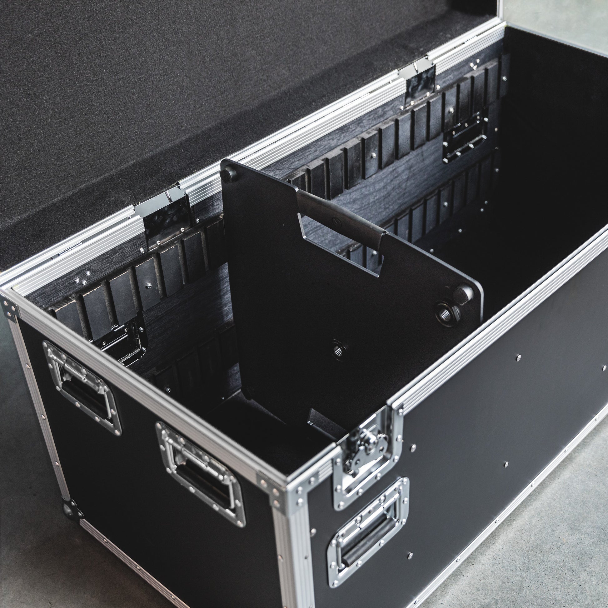 Gravity Lichtstativ front black sockel im case